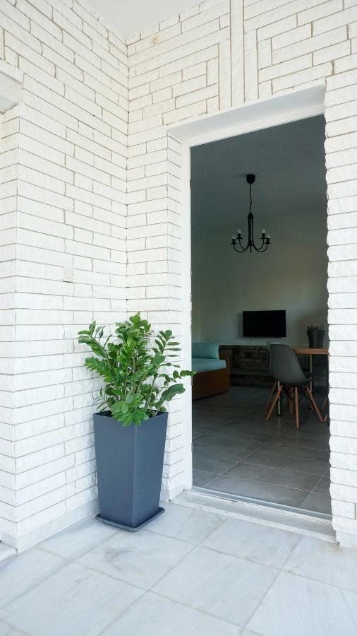 Villa Karras เนอาวรัสนา ภายนอก รูปภาพ