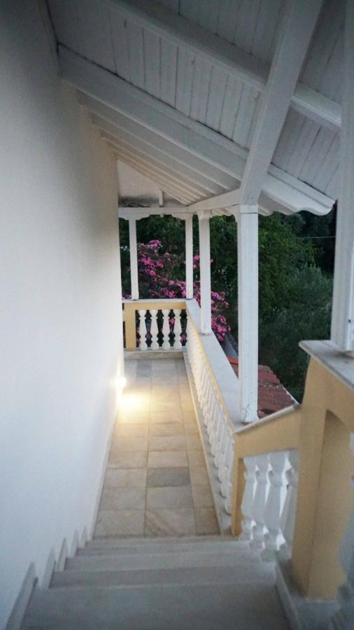 Villa Karras เนอาวรัสนา ภายนอก รูปภาพ