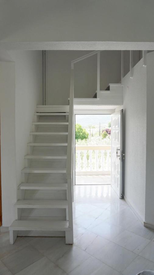 Villa Karras เนอาวรัสนา ภายนอก รูปภาพ