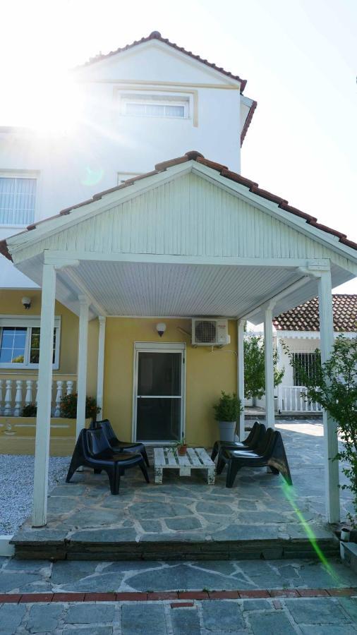 Villa Karras เนอาวรัสนา ภายนอก รูปภาพ