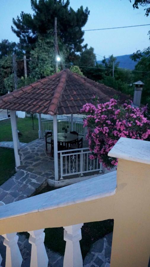 Villa Karras เนอาวรัสนา ภายนอก รูปภาพ